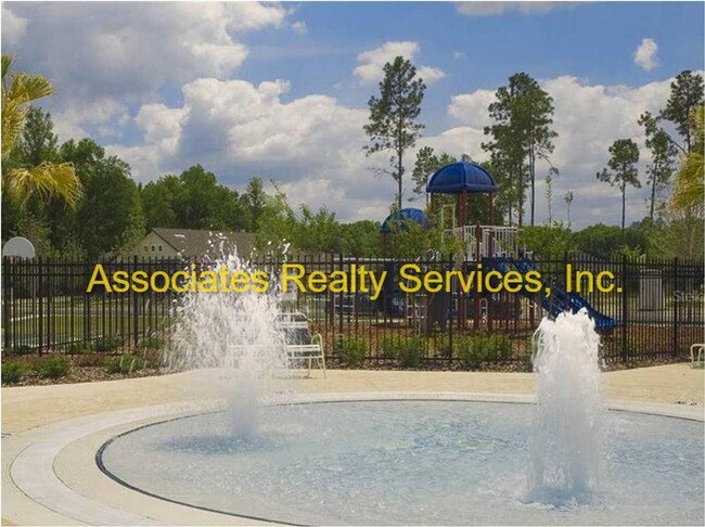 Foto del edificio - Longleaf corner lot home!  Look!!