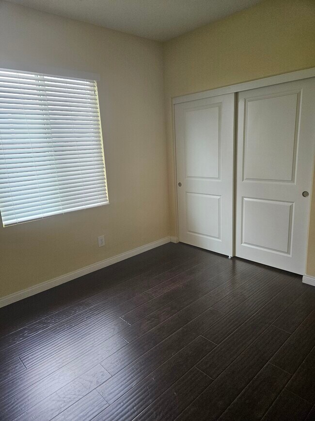 Building Photo - 5913 Moonlight Peak Dr
