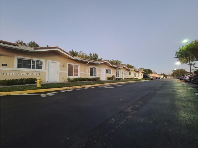 Building Photo - 3906 SW 48th Ave