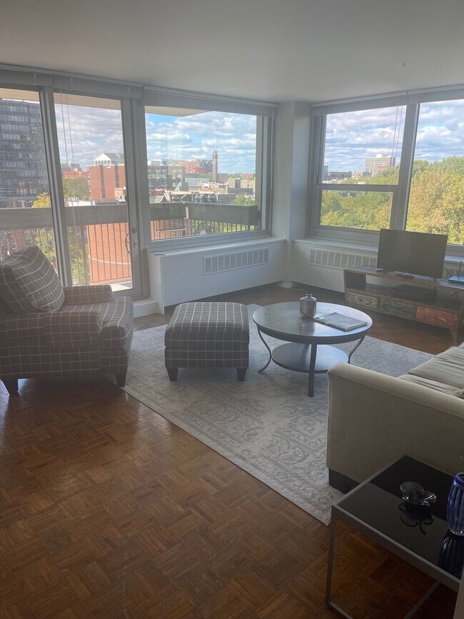 Foto del edificio - 1255 N Sandburg Terrace