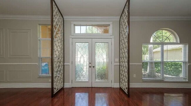 Foto del edificio - 10209 Thicket Point Way