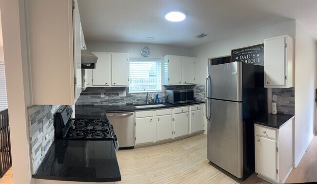 Foto del edificio - 2722 Springstone Dr