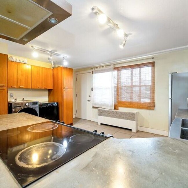 Building Photo - Salt Lake City Condo - AVAILABLE NOW!