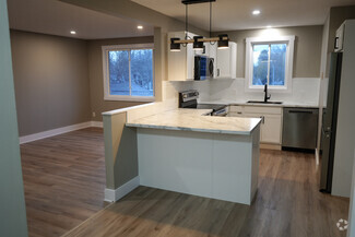 Building Photo - 207 Douglas Av
