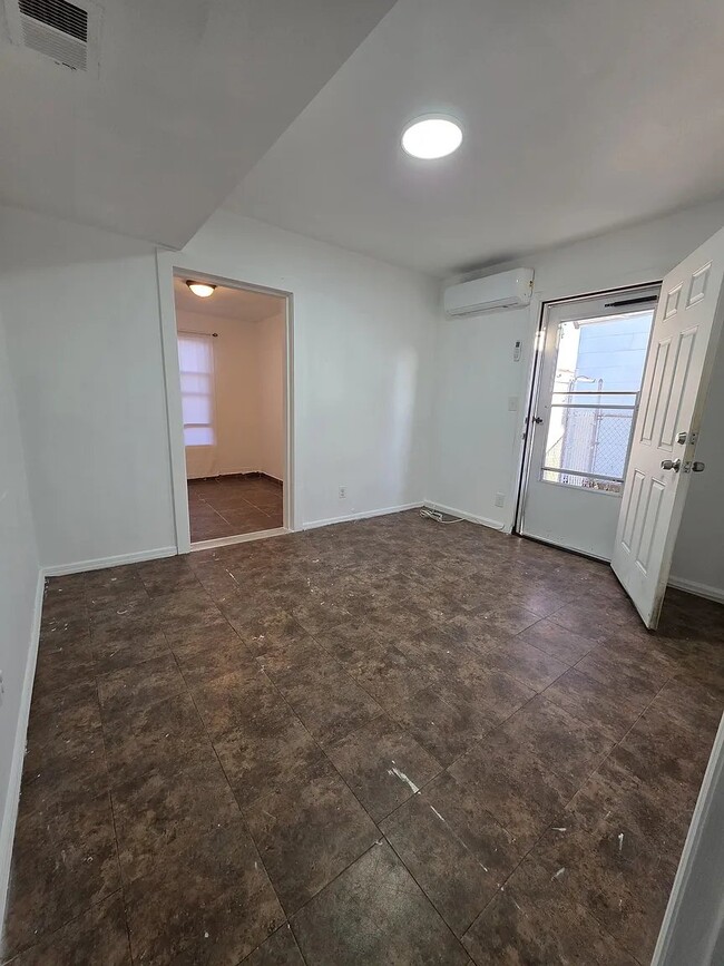 Building Photo - 282 Weed Ave