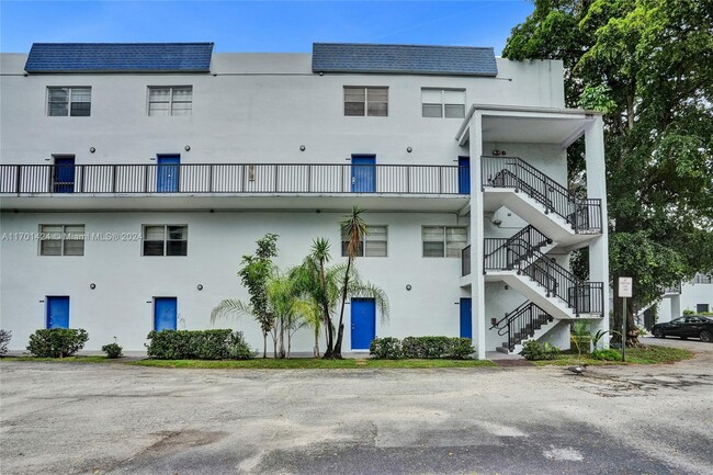 Foto del edificio - 7561 NW 16th St