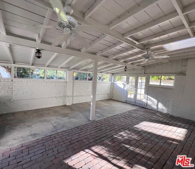 Foto del edificio - 5419 Gentry Ave