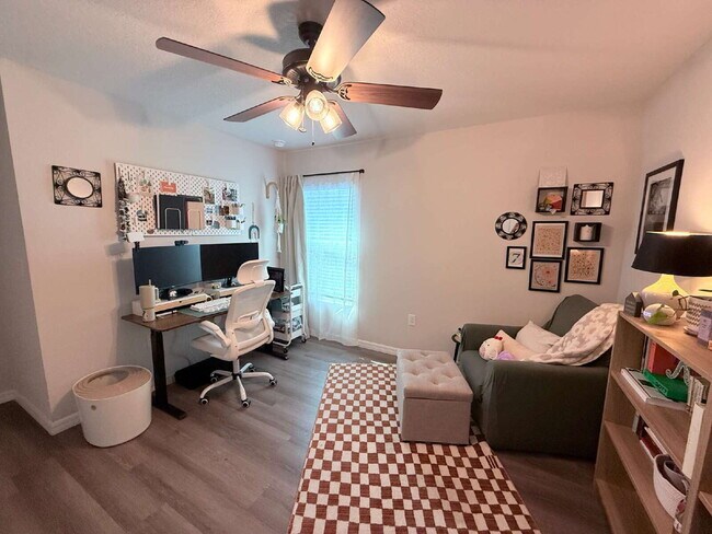 Foto del edificio - 4 bedroom and 2 Bathroom House