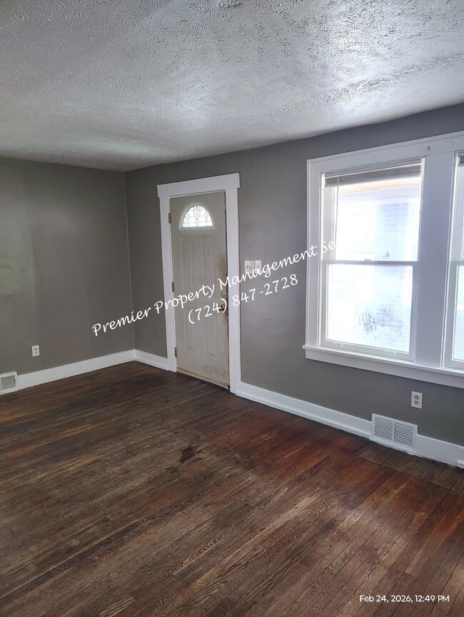 Building Photo - 903 23rd St