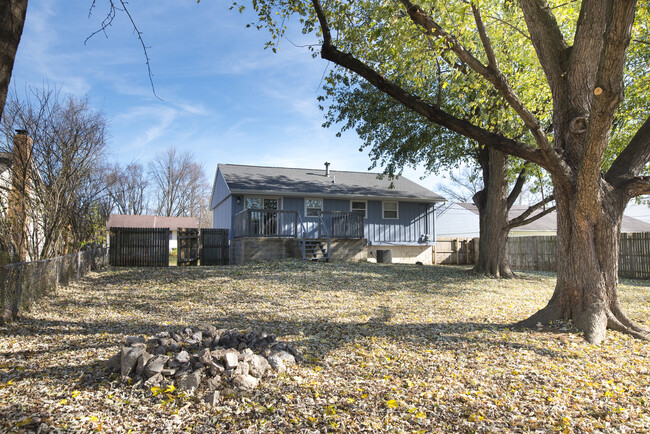 Building Photo - 163 Regents Rd