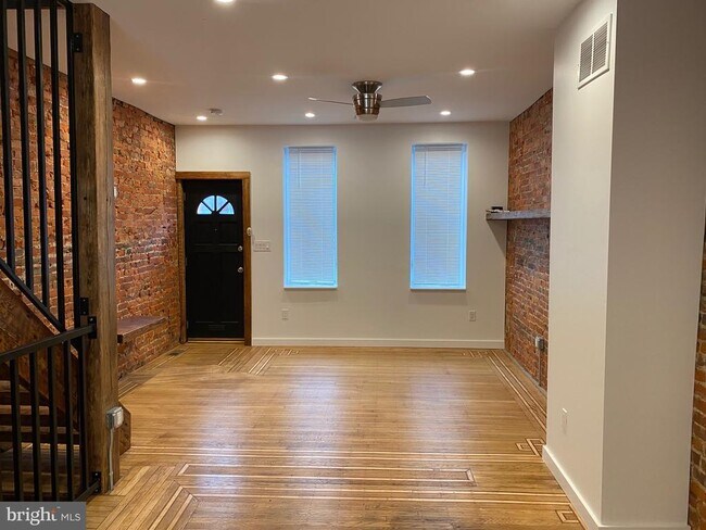 Foto del edificio - 3229 Chatham St