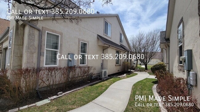 Building Photo - 3042 E Somerset Dr