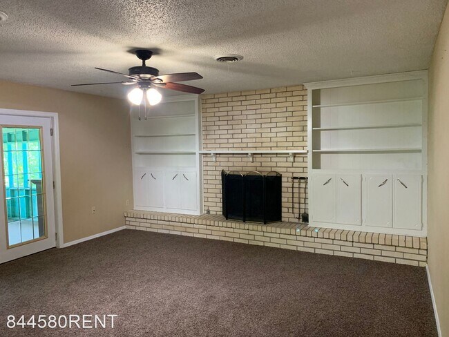 Foto del edificio - 3 br, 2 bath House - 6211 NW Cedarwood Dr