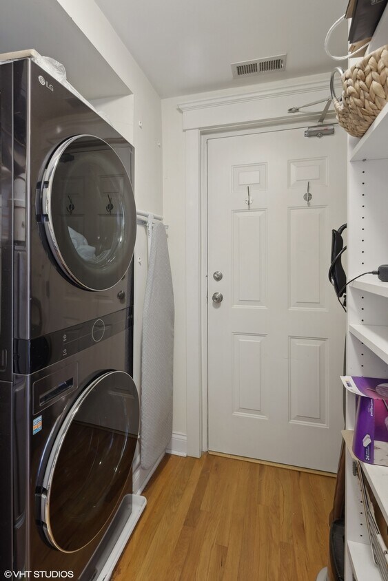 Primary Photo - 1400 W Webster Ave