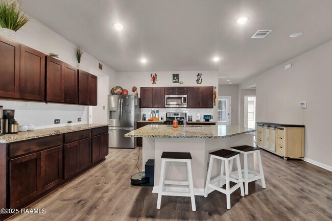Foto del edificio - 101 Chestnut Oak Dr