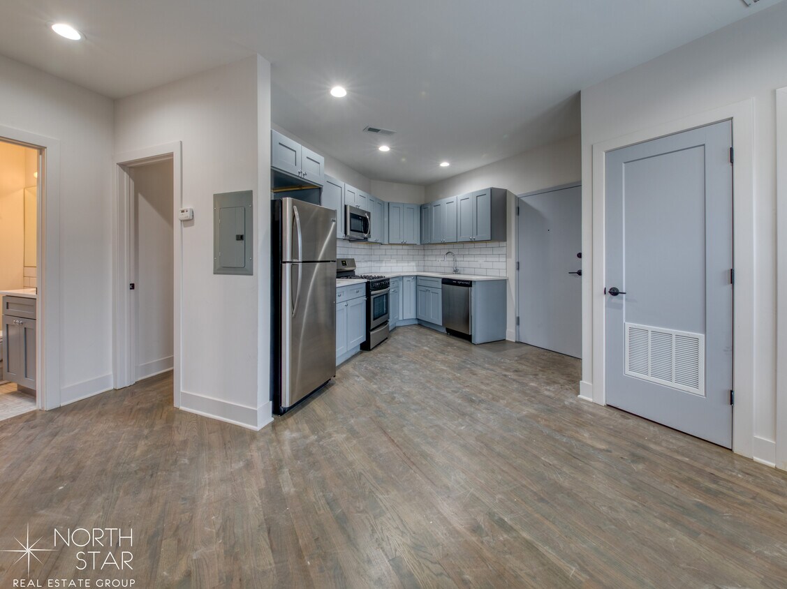 Foto principal - 5827 N Ridge Ave