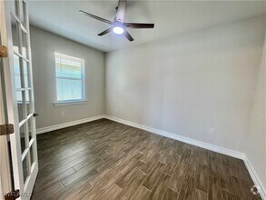 Building Photo - 1233 Enbrook Lp