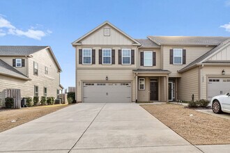 Building Photo - 597 Vinings Dr