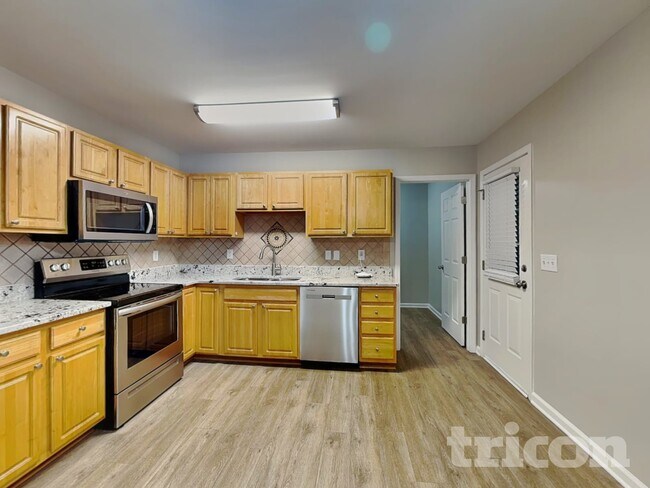 Foto del edificio - 35 Atherton Dr