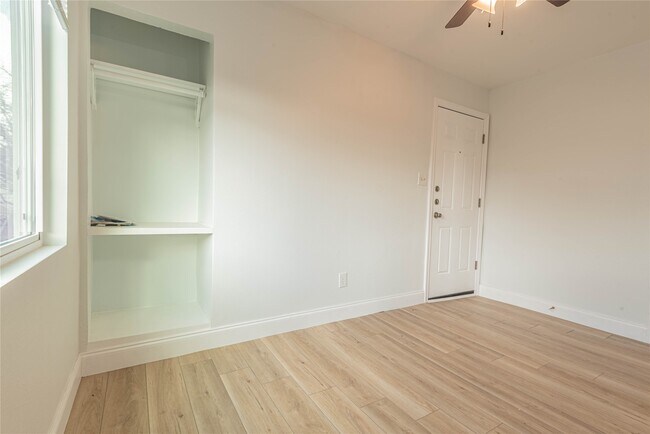 Foto del edificio - 2303 Rosewood St