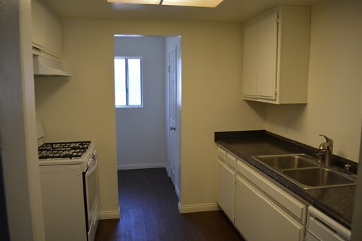 Building Photo - 7731 Bright Ave