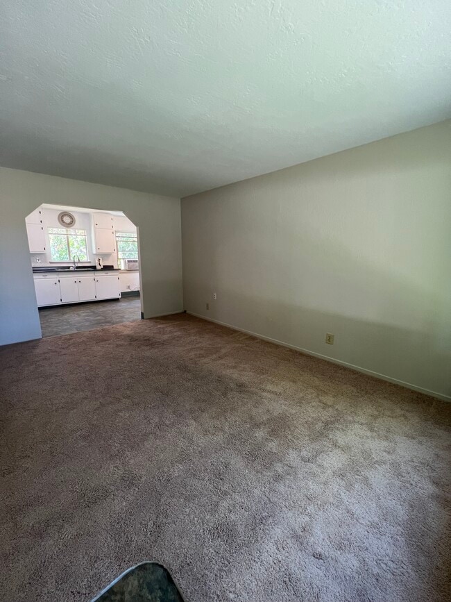 Building Photo - 7119 Pleasants Valley Rd