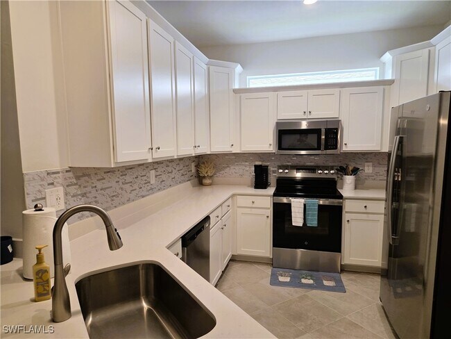 Foto del edificio - 20683 Hazelnut Ct