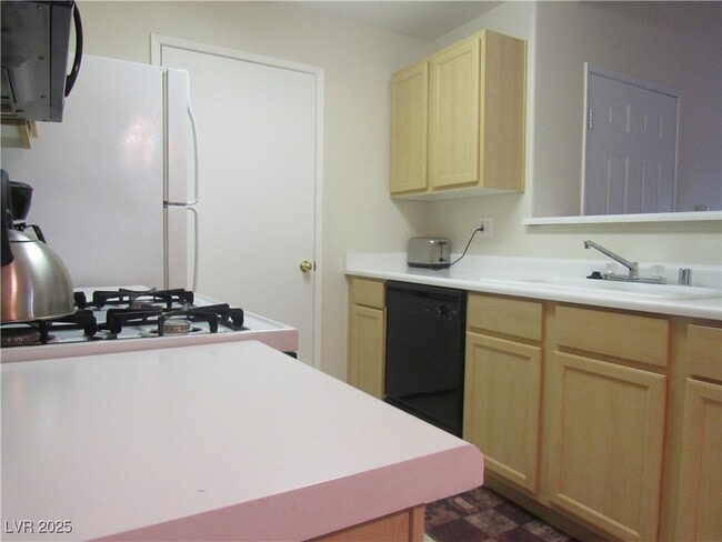 Foto del edificio - 950 Seven Hills Dr