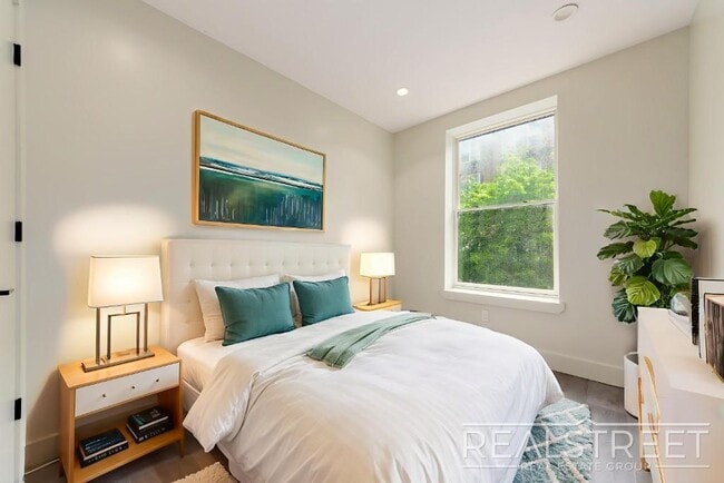 Building Photo - Stunning & Spacious NEW 2 BED in Flatbush ...