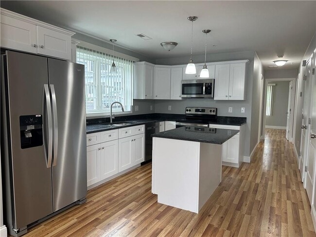Building Photo - 11 Gray Coach Ln