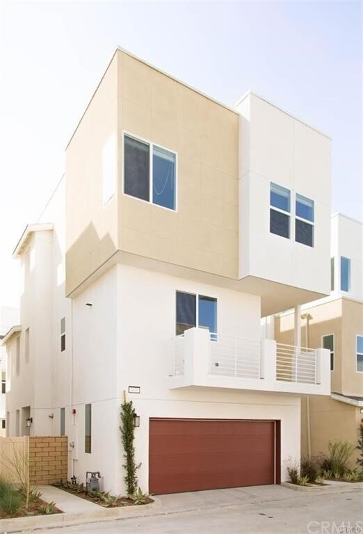 Primary Photo - 14833 Pacific Ave