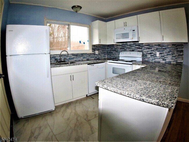 Building Photo - 312 Lake Shore S