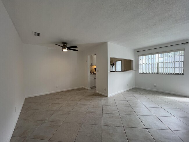 Photo - 1431 S 14th Ave Townhome