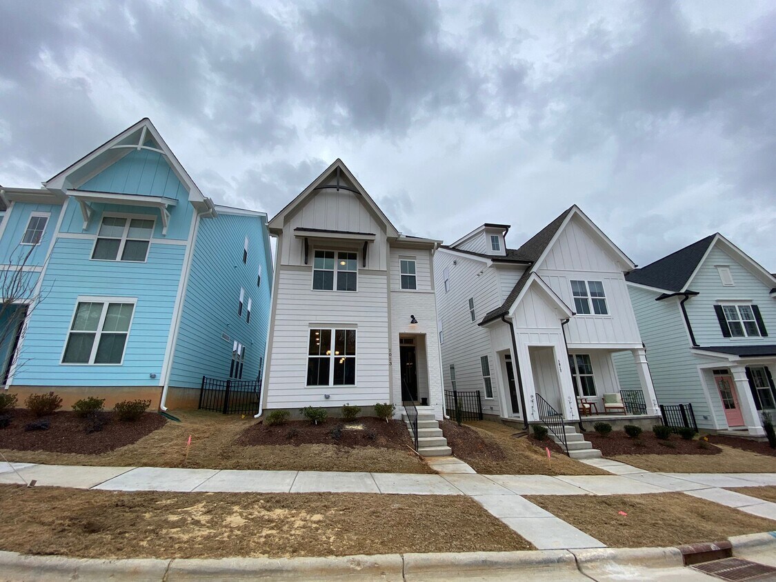 Primary Photo - 1013 Dashwood Dr