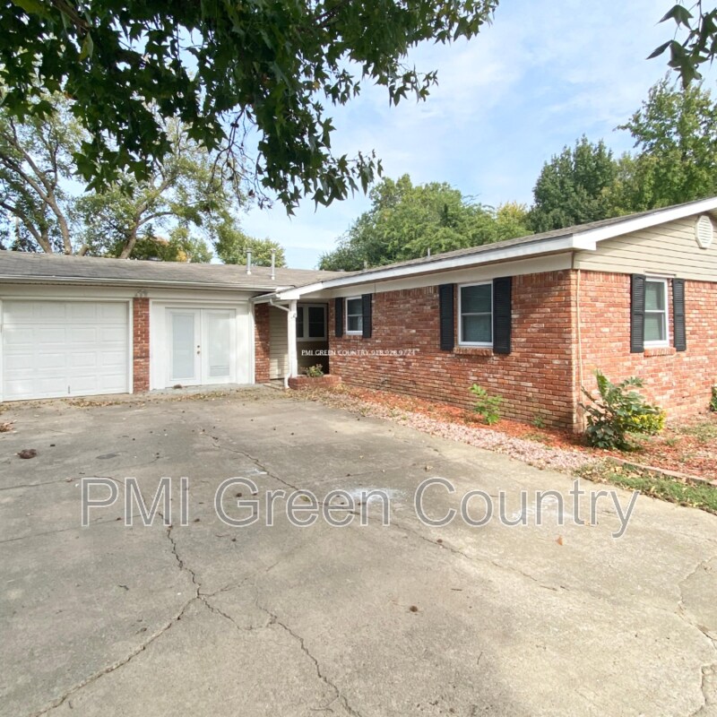 204 Lenox Dr, Muskogee, OK 74403 House Rental in Muskogee, OK