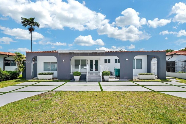 Building Photo - 301 SW 30th Ct
