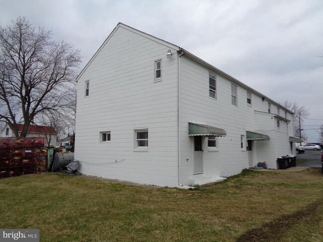 Building Photo - 7823 Denton Ave