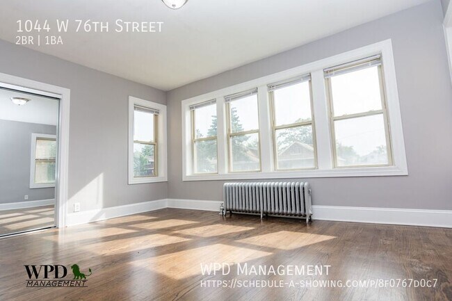 Foto del edificio - 1044 W 76th St