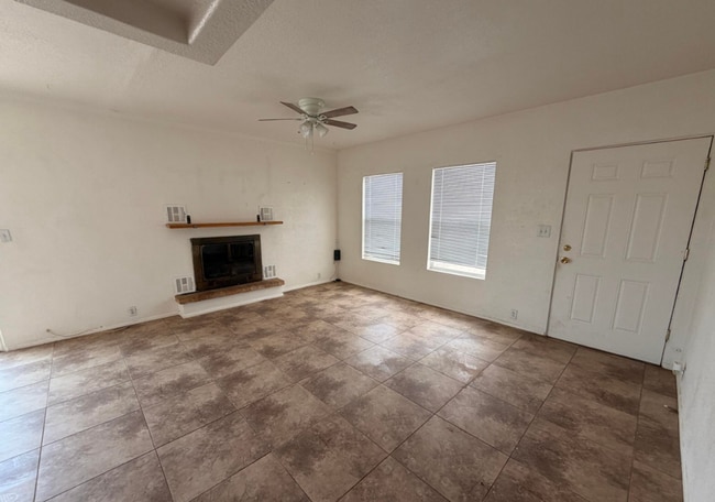 Building Photo - Quaint 3 Bed 1 Bath Home in the Heart of Florence, AZ!