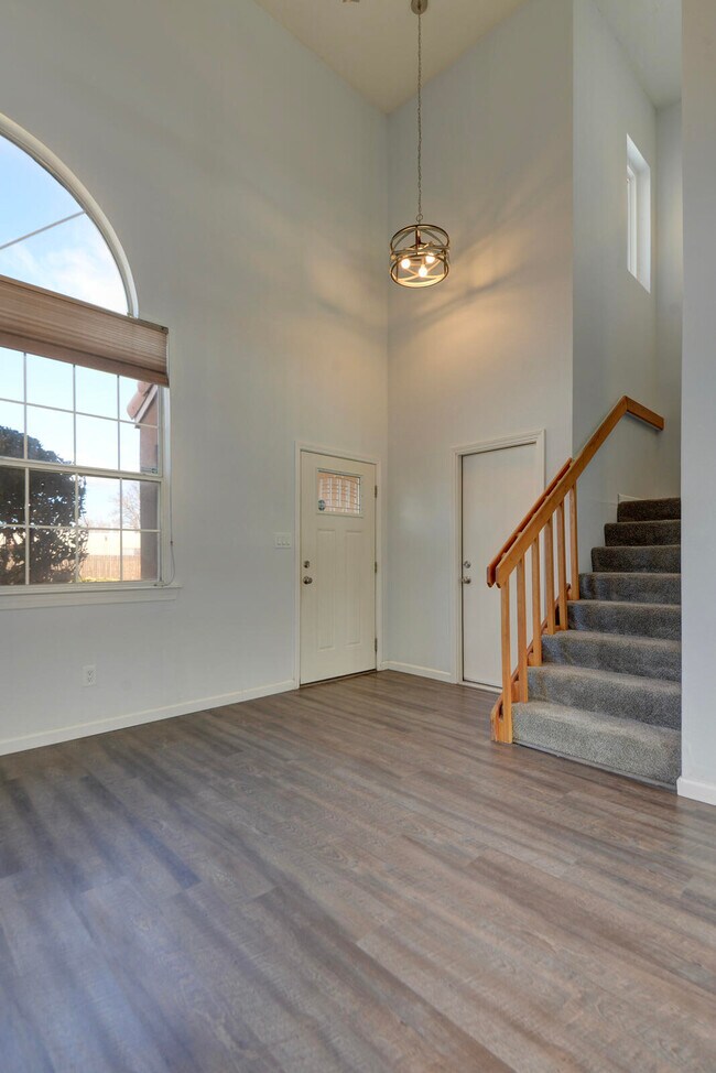 Foto del edificio - 6238 St Josephs Ct NW