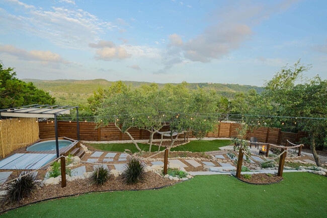 Building Photo - 371 Cloud Top