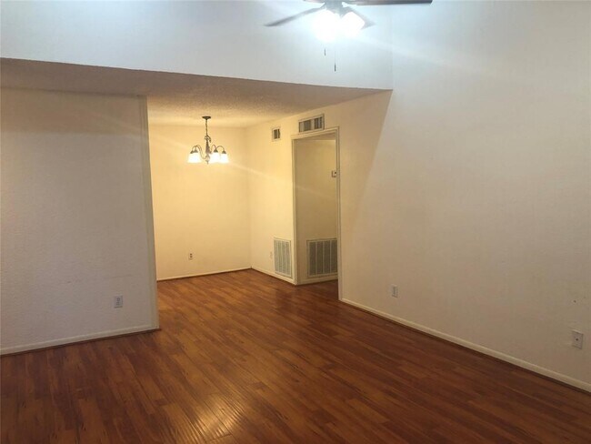 Building Photo - 10053 Westpark Dr