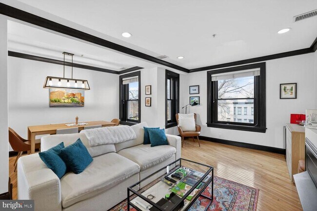 Foto del edificio - 150 Rhode Island Ave NW