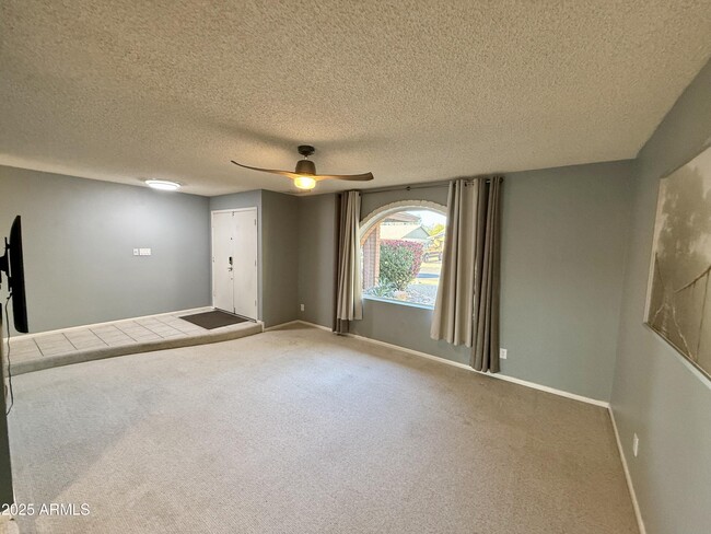 Foto del edificio - 1105 W Juanita Ave