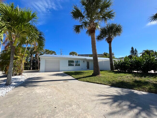 Building Photo - 110 N Las Olas Dr
