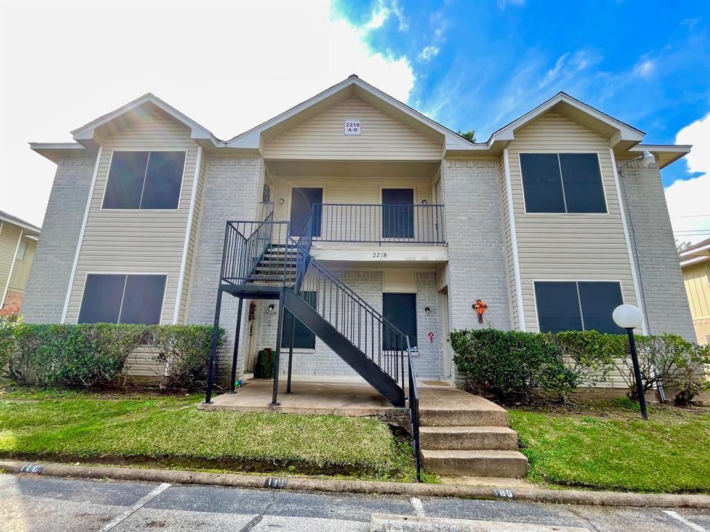 Primary Photo - 2218 Millstone Dr