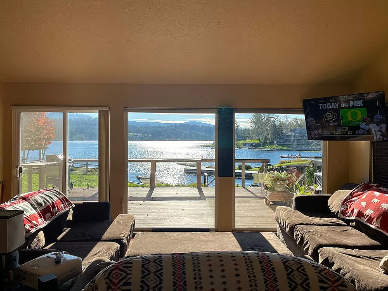 Foto principal - 3598 NE West Devils Lake Rd