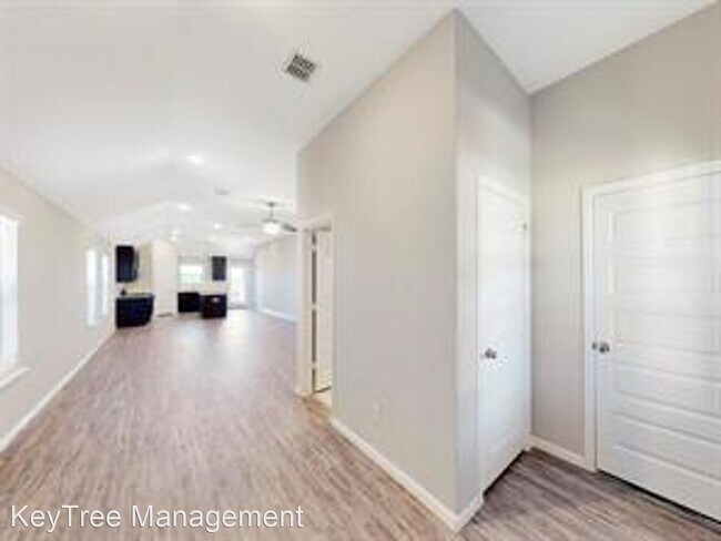 Foto del edificio - 3 br, 2 bath House - 3421 Buster Way