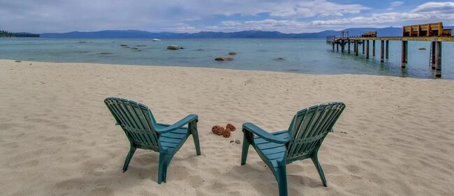 Foto del edificio - LONG-TERM RENTAL: Excellent Location with Private Beach Access!