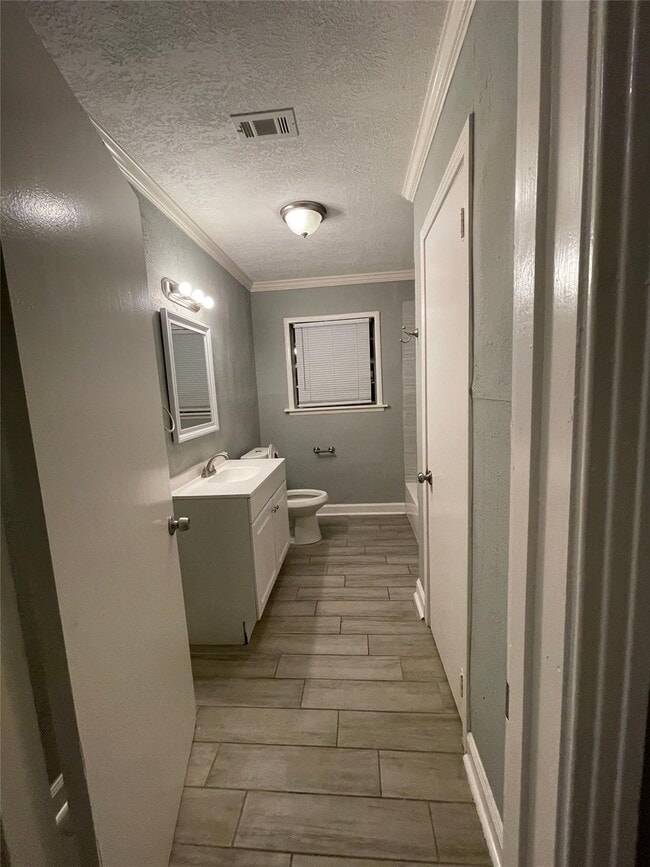 Foto del edificio - 2330 Cedar Dr